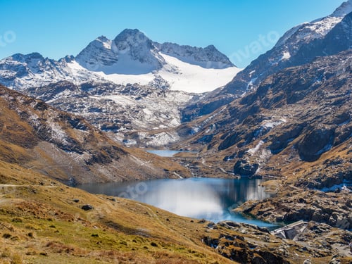 Preview: Le Grand Lac ou le Lac Bramant besides Etendard refuge r, France