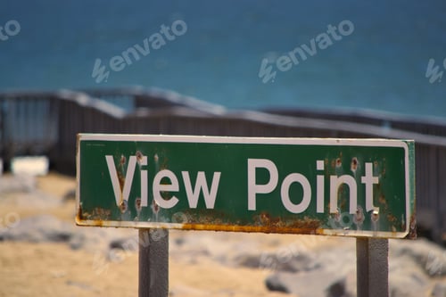 Vista previa: Rusty and weathered View Point sign.