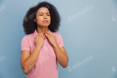 Preview: Young woman suffering from sore throat pain and discomfort