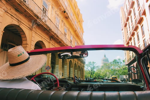 Preview: Cuban classic car ride in Havana city