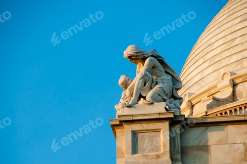 Preview: Marble statue at Victoria Memorial, Kolkata