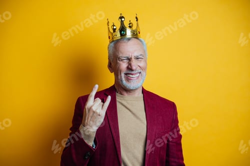 Preview: Beautiful senior man posing on a photoshooting