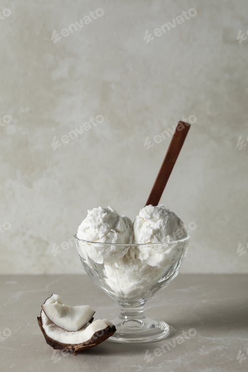 Preview: Summer dessert - ice cream, ice cream with coconut