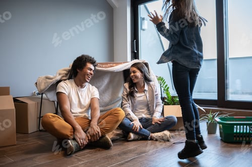 Preview: Moving house family