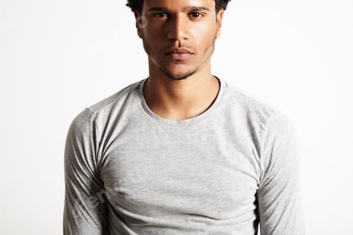 Preview: Young sexy black model wearing light gray longsleeve t-shirt
