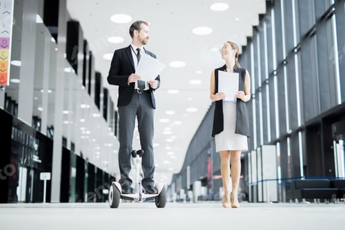 Preview: Colleagues in lounge