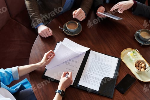 Preview: Signing contract in cafe