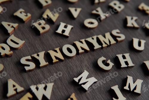 Vista previa: Closeup image of text SYNONYMS