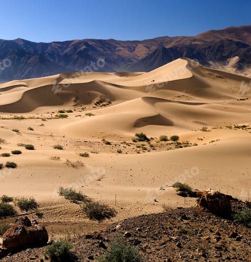Preview: Sand dunes in a desert area of the Tibetan Plateau in the Tibet Autonomous Region of China.