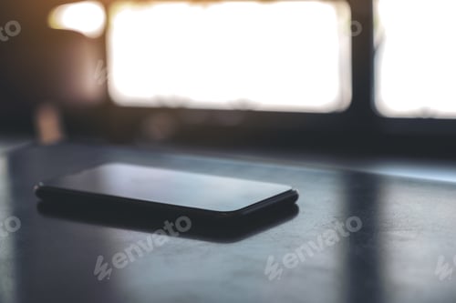 Preview: A single mobile phone on the table