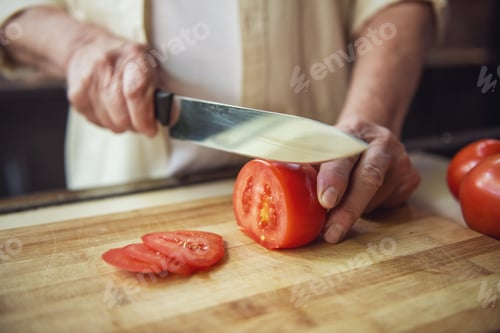 Preview: Old man in the kitchen
