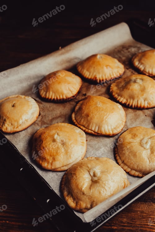 Preview: Hand Pies with Green Onion and Mushrooms