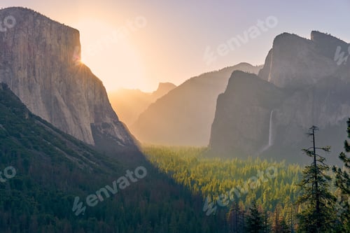 Preview: Yosemite National Park Valley at sunrise