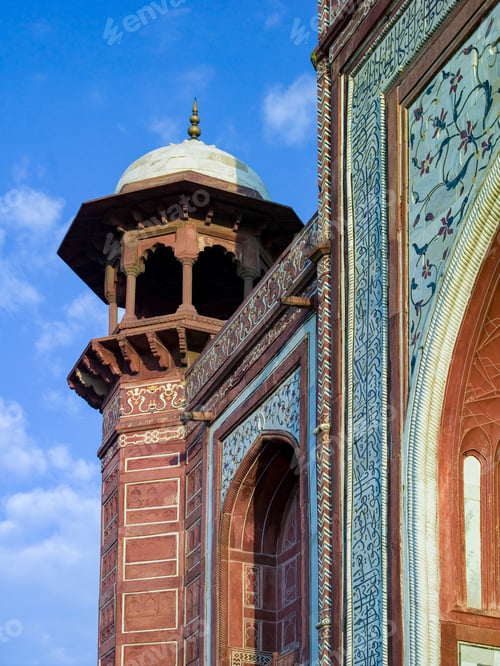 Preview: The Darwaza at the Taj Mahal - Agra - India