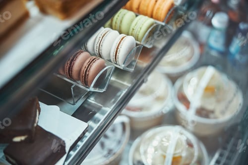 Preview: Cropped view of dessert diversity under the glass cover