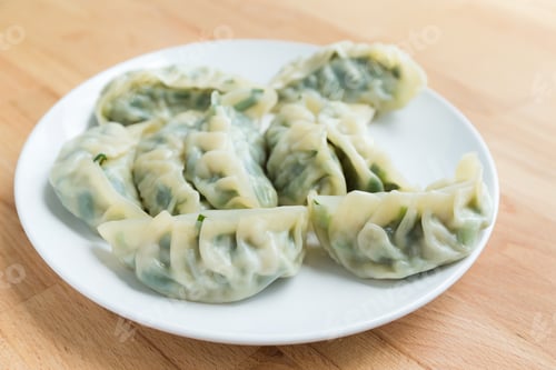 Preview: Steamed dumpling on plate