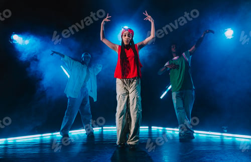 Preview: Group of hip hop dancer dancing together.