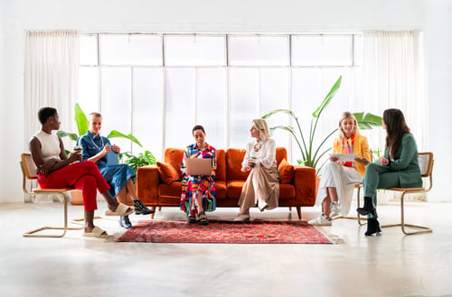 Preview: Group of businesswomen meeting in the office