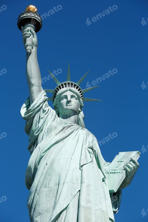 Preview: Statue of Liberty, clear blue sky
