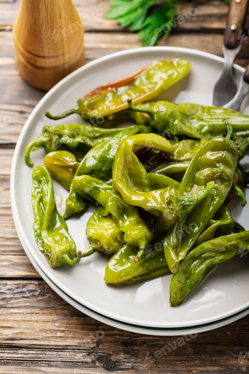 Preview: Cooked green sweet italian pepper
