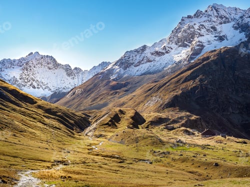 Preview: Alpe de Villar d'Arene huts in Ecrins national park, France