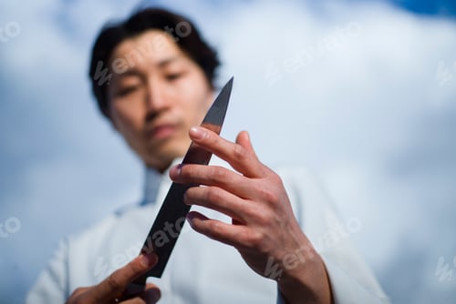 Preview: Japanese chef with knives in Paris