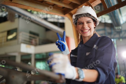 Preview: Worker in metal industry