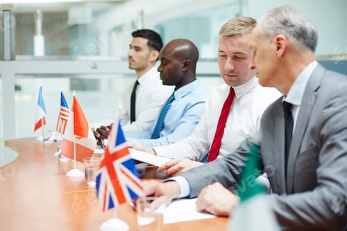 Preview: Leaders consulting