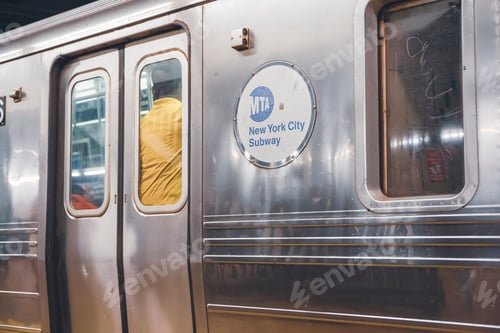 Preview: subway in new york