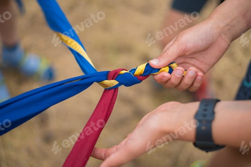 Preview: Selective of hands braiding maypole