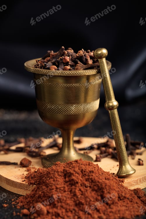 Preview: Clove spice seeds and powder