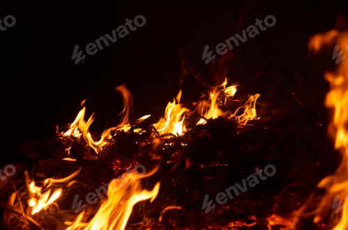 Preview: The flame and heat in the fireplace