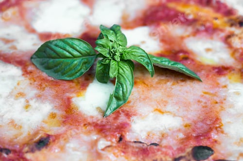 Preview: Pizza closeup