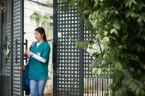 Preview: Hospital Intern Leaving House