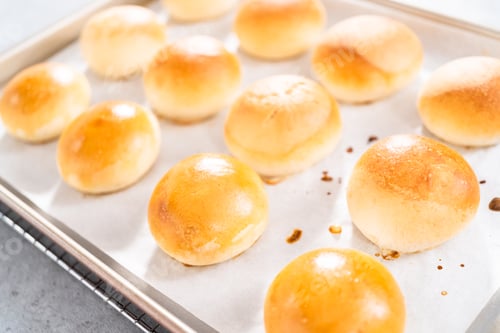 Preview: Dinner rolls