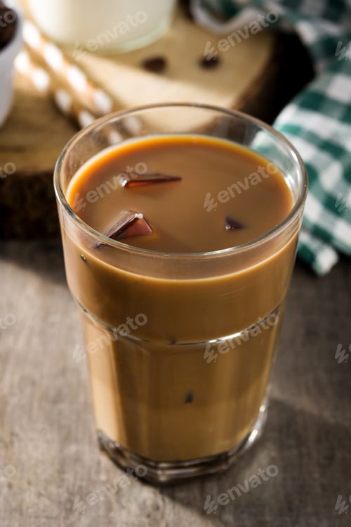 Preview: Iced coffee or caffe latte in tall glass