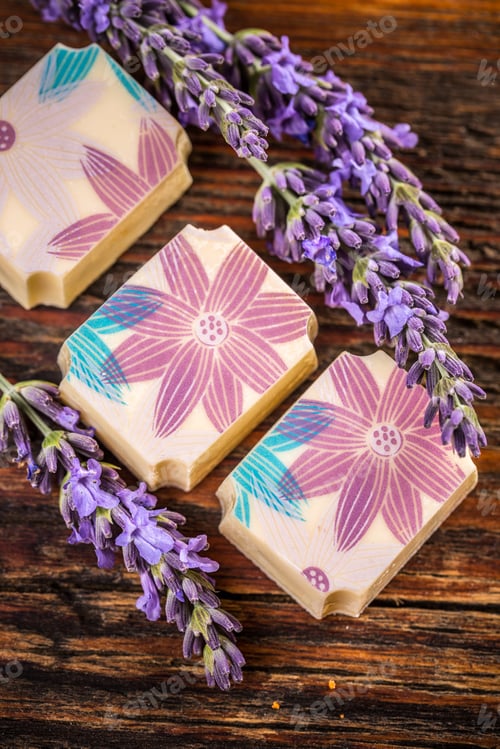 Preview: White chocolate candies