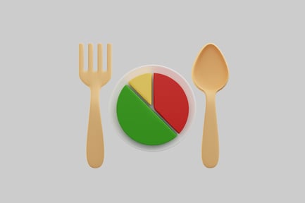 Aperçu: Assiette diététique saine avec fourchette et cuillère