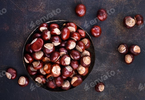 Preview: raw chesnuts