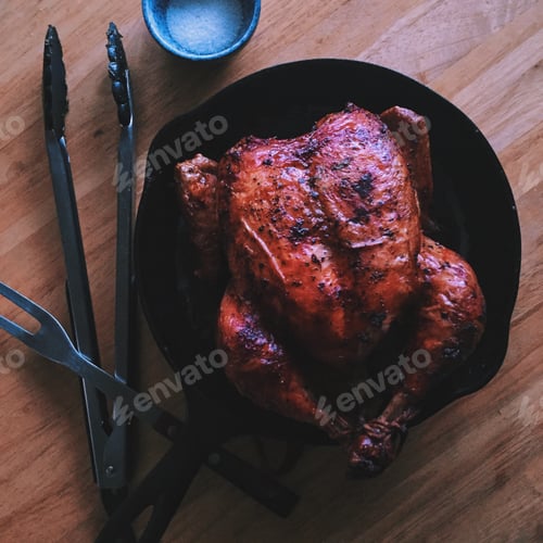 Preview: Roasted Chicken in a Pan on a Wooden Table