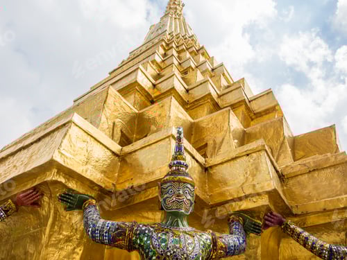 Preview: Grand Palace and Temple of Emerald Buddha complex in Bangkok
