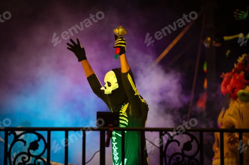 Preview: Day of the Dead festival in Los Angeles featuring vibrant costumes. Dia de los Muertos