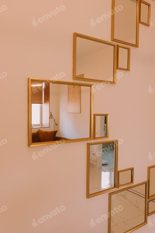 Preview: A minimalist clean and luxurious apartment