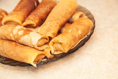 Preview: Cooking homemade Russian pancakes Bliny with meat on Shrovetide - Maslenitsa