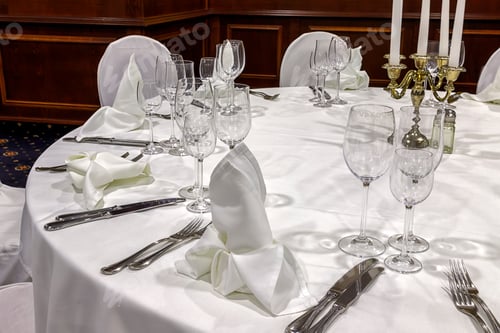 Preview: elegant table