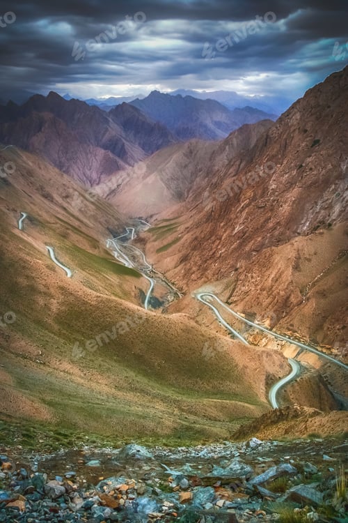 Preview: Beautiful mountain road