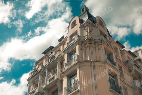 Preview: European Apartment Building