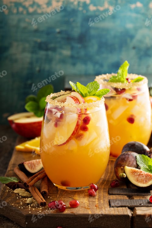 Preview: Fall sangria cocktail with apple, figs and orange