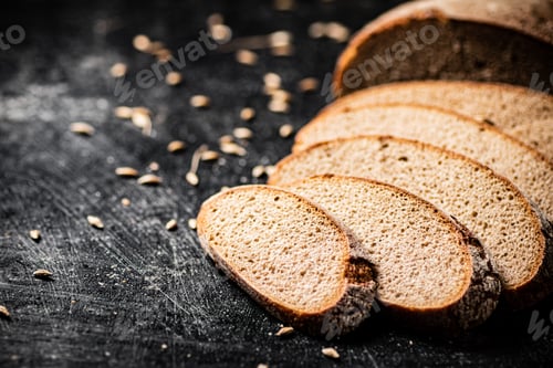 Preview: Slices of fresh rye bread on the table.