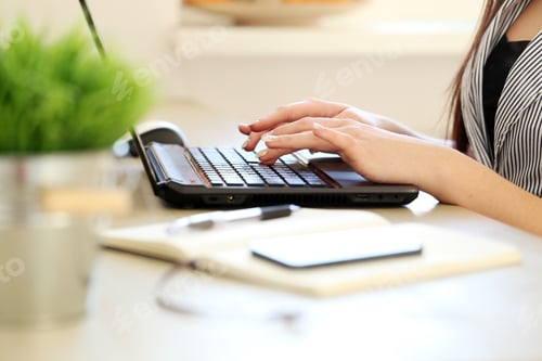 Preview: Laptop on the table